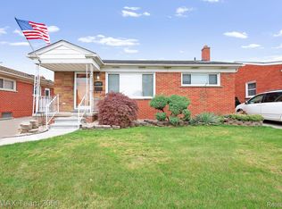 6409 Chase Rd, Dearborn, MI 48126