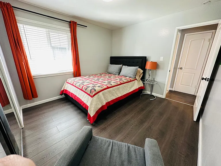 470 N 3rd St #7 — Photo 6