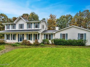 62 Mountain Dr, Mount Pocono, PA 18344