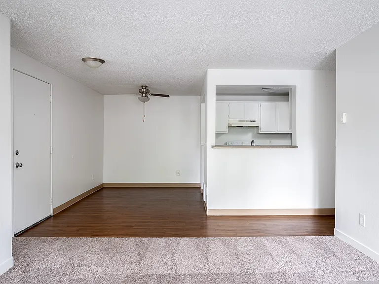 Riverwood Heights | Living Room