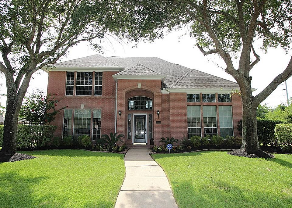 1st image of 16835 Middle Forest Dr