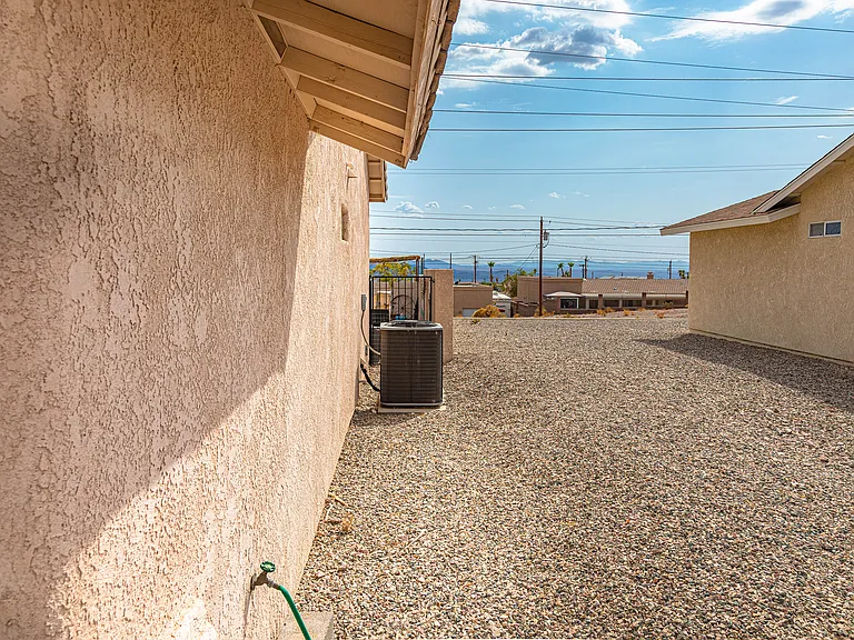 911 Pueblo Dr — Photo 20