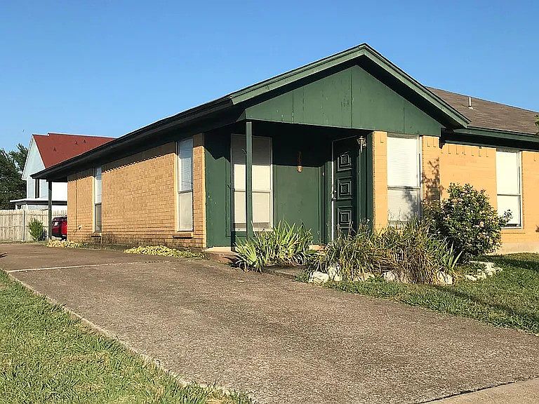 1st image of 2301 Monte Carlo Dr