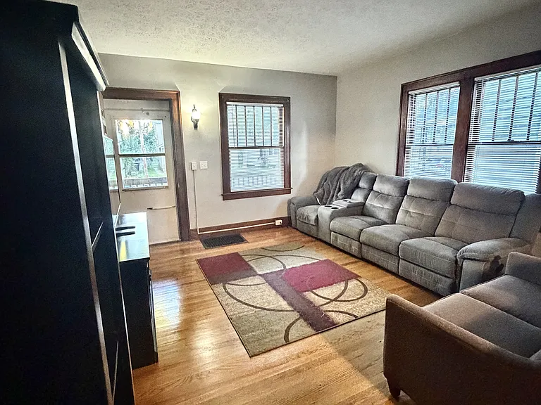 941 McReynolds Ave NW #1 — Photo 3