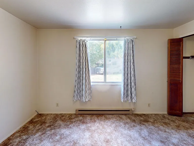 451 Loveridge Dr — Photo 26