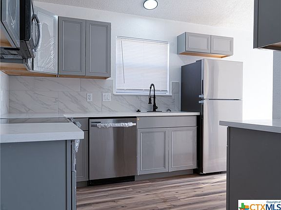 4th image of 2309 Garrett Dr