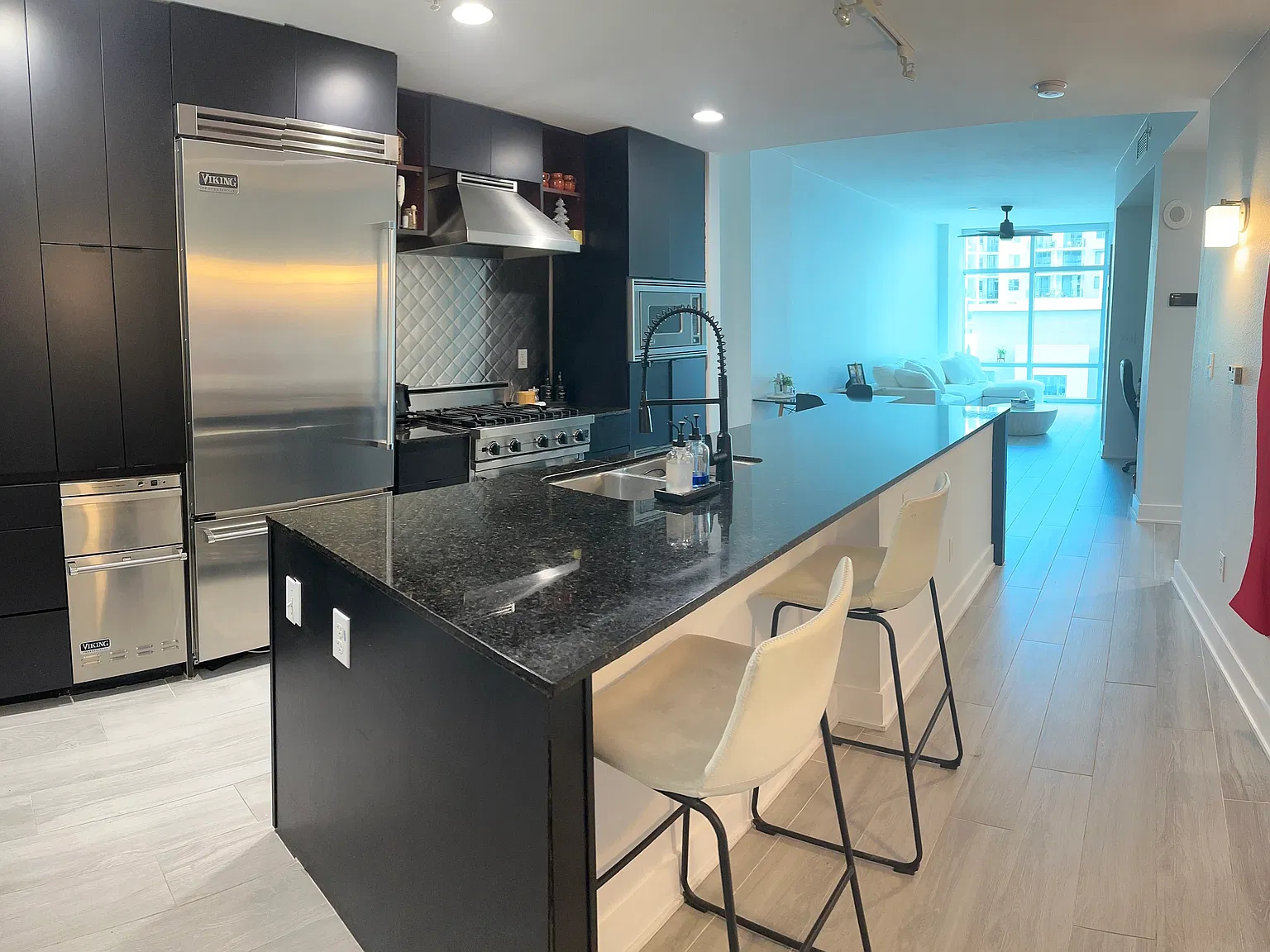 1 bed, 840 sqft, $2,850 — Photo 3