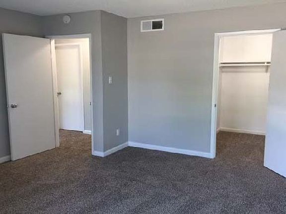 5th image of 915 Johnfer Way #29