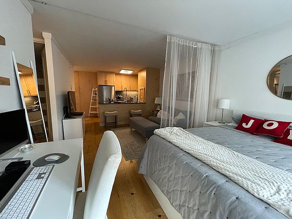 5th image of 201 E 86th St APT 12D