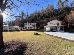 214 Locust Cove Rd, Marion, NC 28752