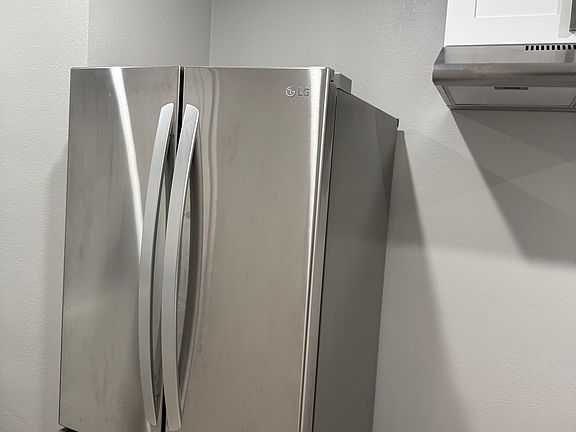 4th image of 5934 1/4 Arlington Ave