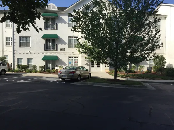 102-101 Sunset Cir, Greensboro, NC 27408