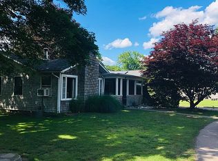 296 Fairgrounds Rd, South Kingstown, RI 02892