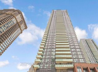 430 Square One Dr #2305, Mississauga, ON L5B 0E2