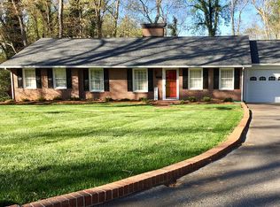 215 Hawthorne Rd, Elkin, NC 28621