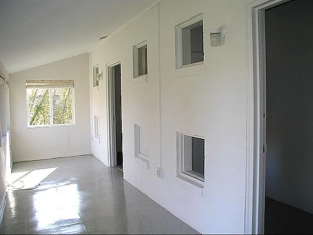 Shannon Ave — Photo 6