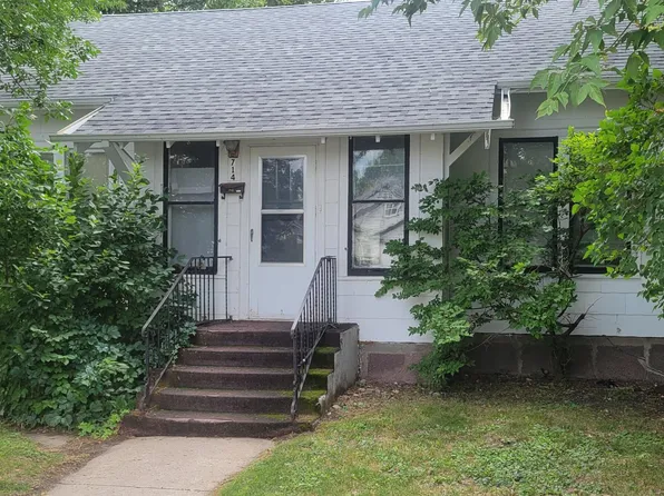 714 5th St NE, Devils Lake, ND 58301