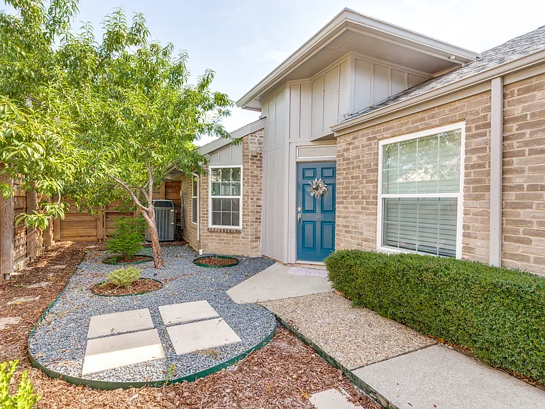 4102 Leadville Pl — Photo 2