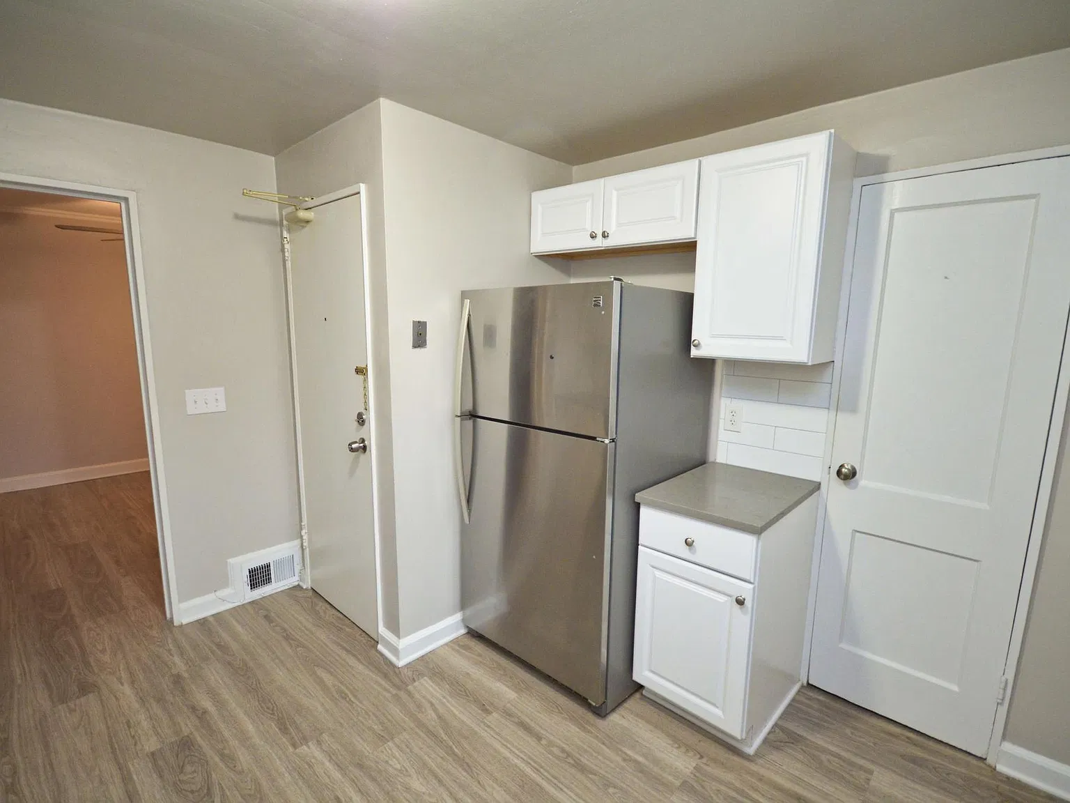 2 bed, $2,400 — Photo 2