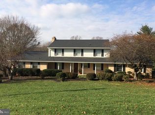 8713 Deanna Dr, Gaithersburg, MD 20882