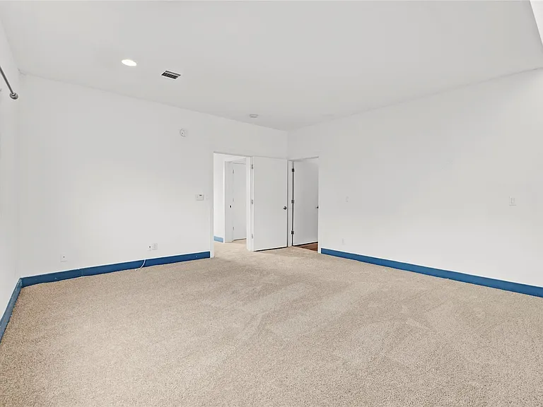 3910 Austin St — Photo 22