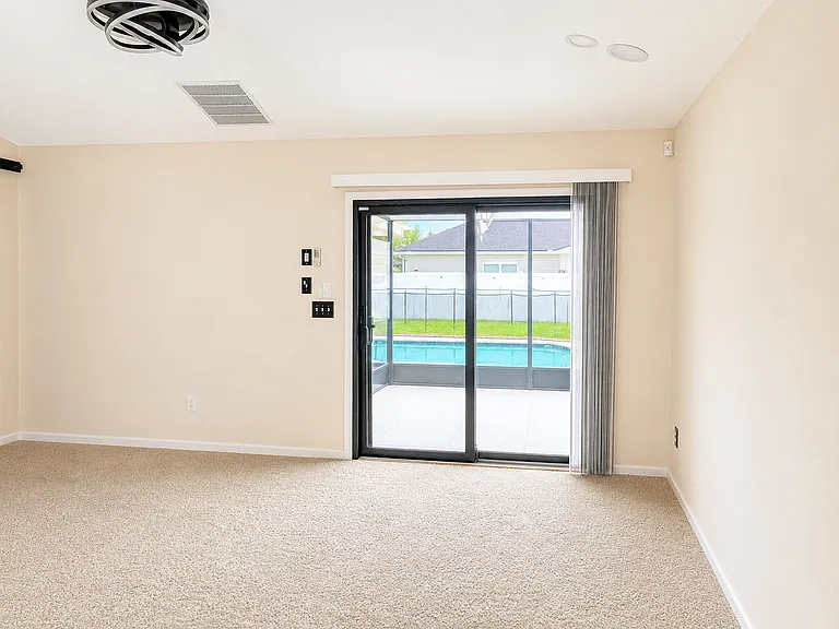 11092 Craig Hill Ct — Photo 4