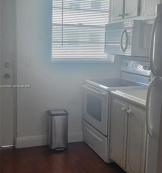 1610 Lenox Ave #412 — Photo 7