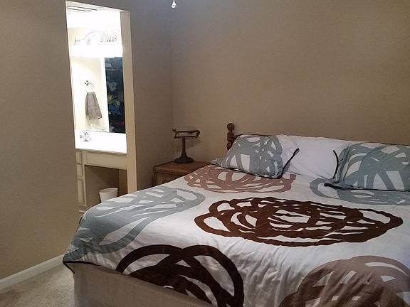 Master suite/walk-in closet