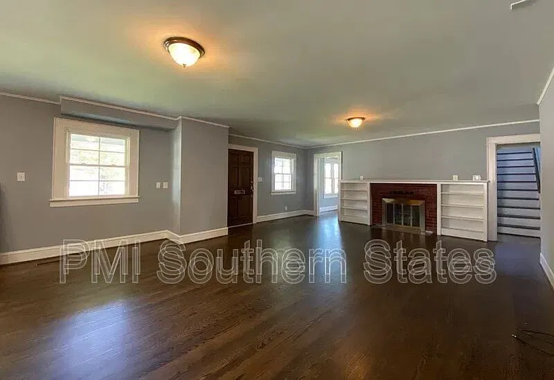 6 bed, 5.0 bath, 2312 sqft, $2,200 — Photo 2