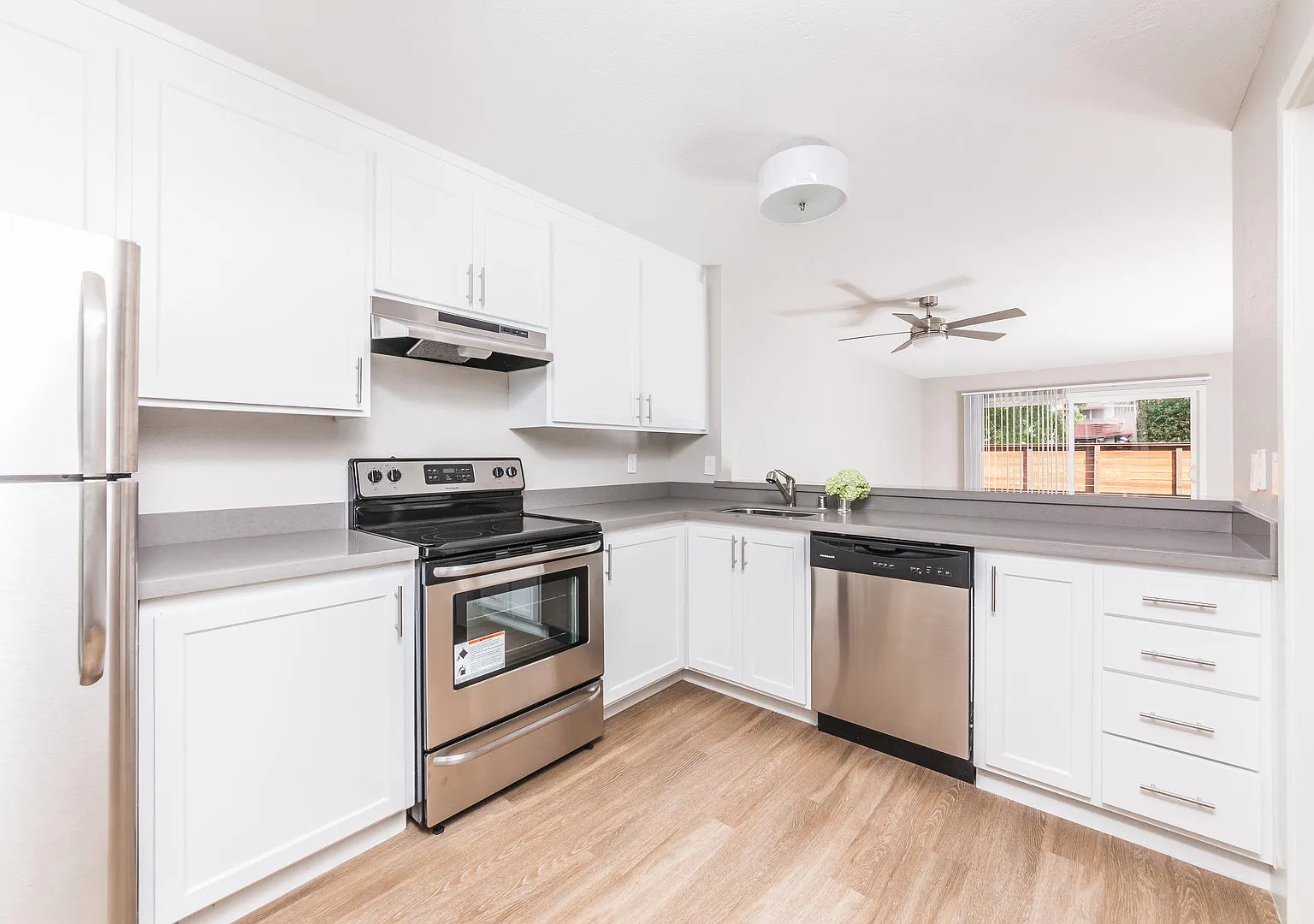 Poets Corner Apartments — Photo 4