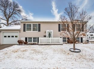 5008 E Ave NW, Cedar Rapids, IA 52405