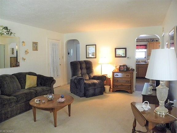 4th image of 856 Millard Ave