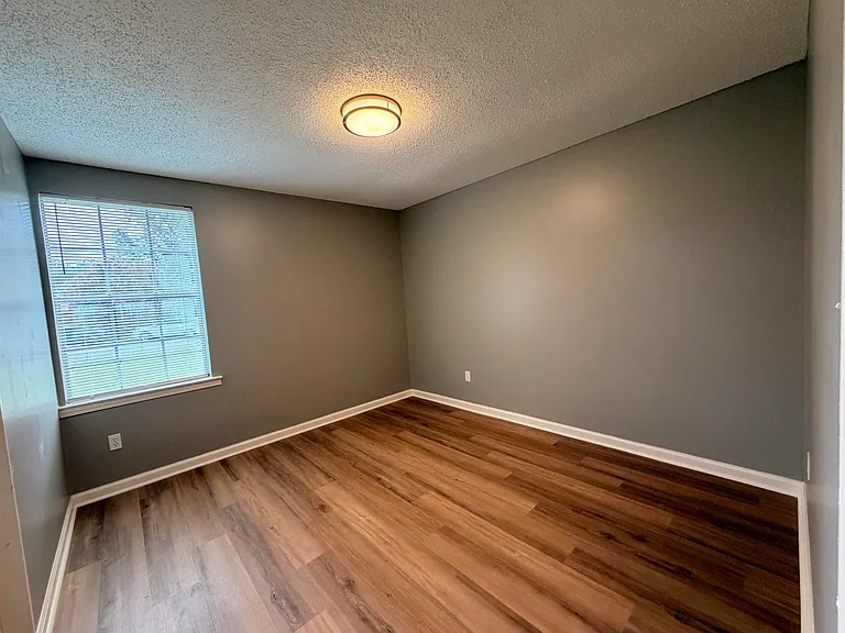 3884 Kerston Dr — Photo 32