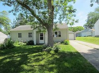 2443 Wisconsin St SW, Cedar Rapids, IA 52404