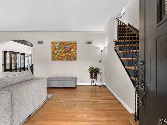 2nd image of 6569 Pernod Ave