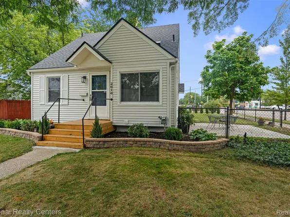 2616 Kenmore Rd, Berkley, MI 48072