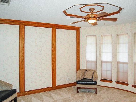 3rd image of 7629 Perkins Dr