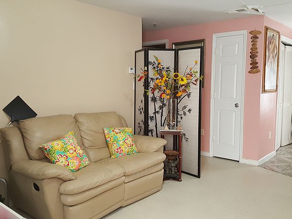 4th image of 420-422 S 19th St APT 1
