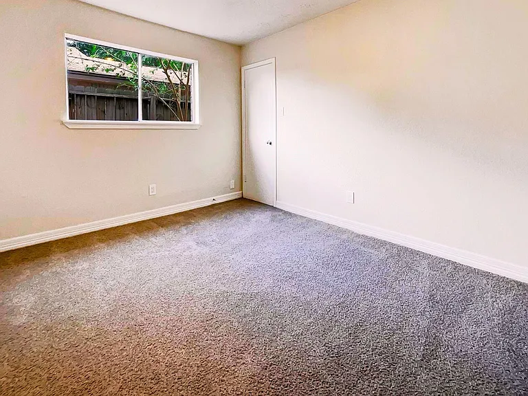 7422 Breccia Dr — Photo 11