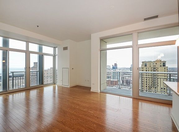 5th image of 1400 S Michigan Ave APT 2602