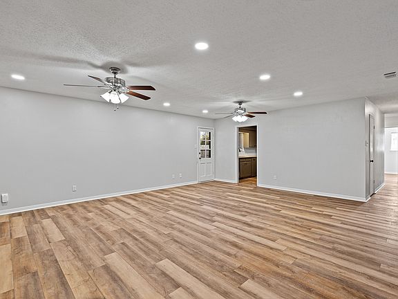 3rd image of 300-302 Eden Dr #Bbcc302