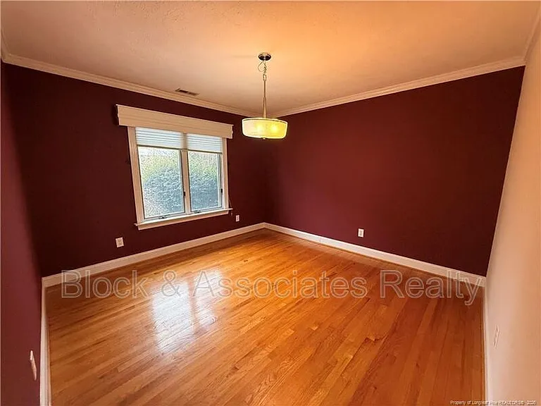 1165 Greenbriar Dr — Photo 15