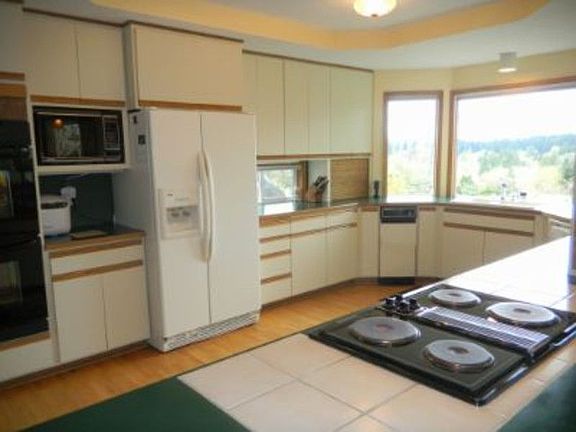 2nd image of 1798 Joanne Ln NE