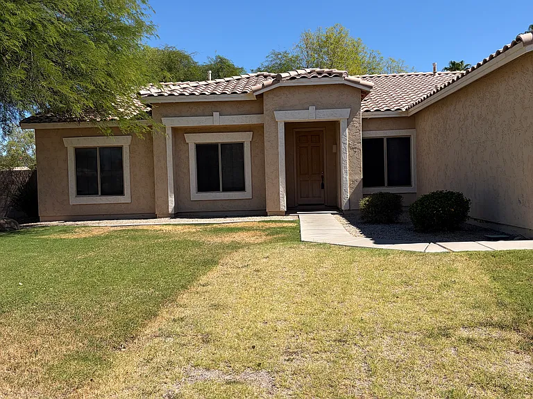1042 E Canyon Way — Photo 1