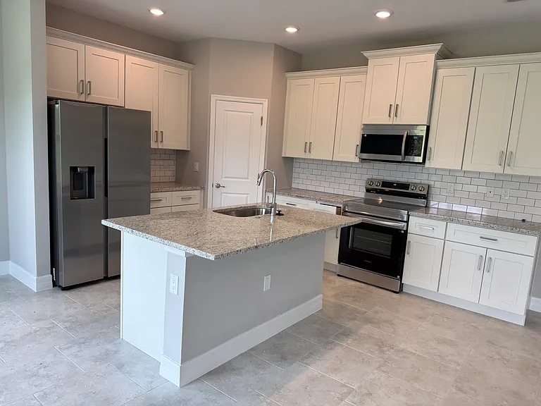 3607 62nd St W — Photo 8
