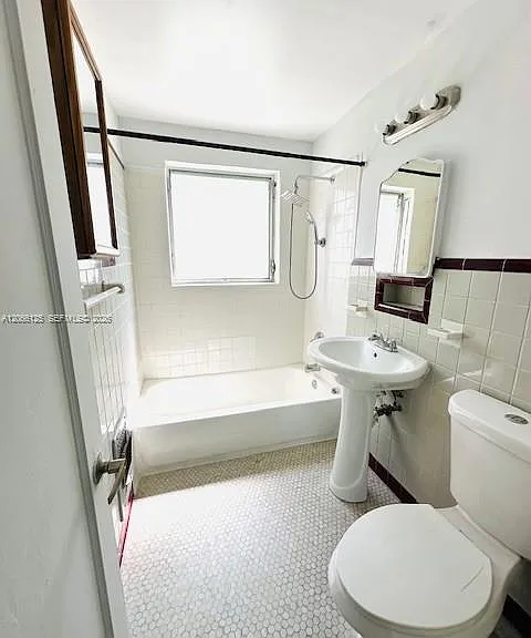 821 W 39th St #2 — Photo 6