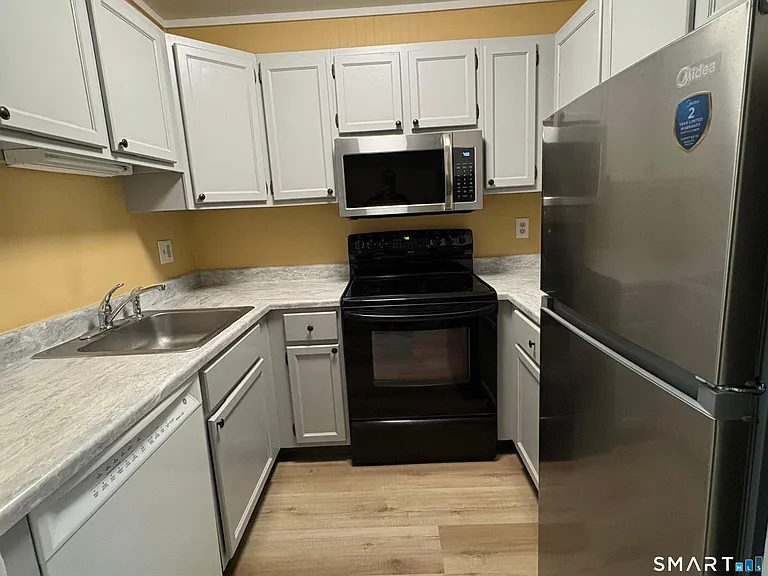 295 Redstone Hill Rd #24 — Photo 6