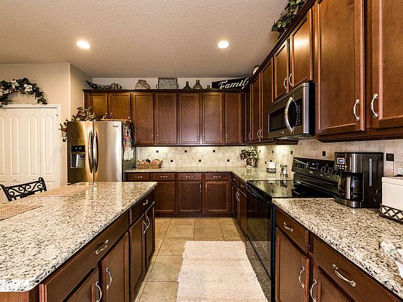5th image of 3884 Dorsiere Ave