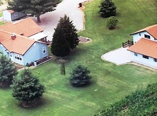 842 Sutton Ln, Greenville, IL 62246