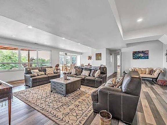 3rd image of 6366 Fairways Dr